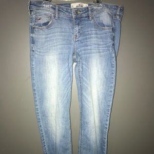 Light wash Hollister Skinnies!!